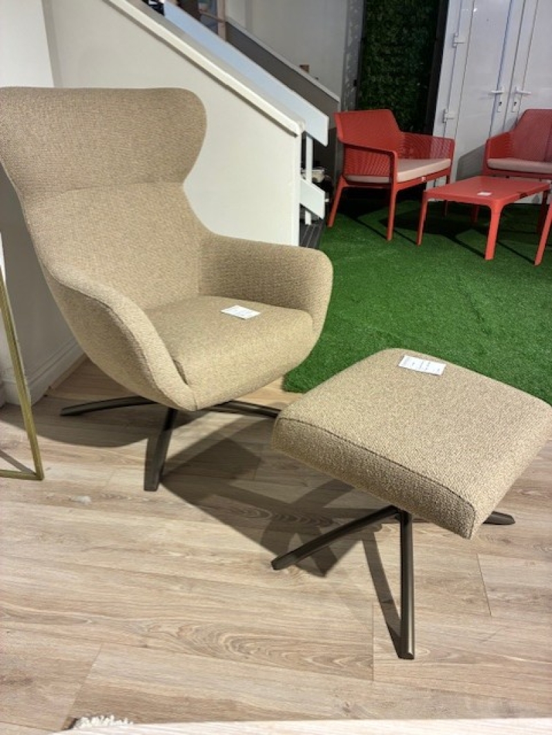 Bree's New World Layla Armchair and Foot stool